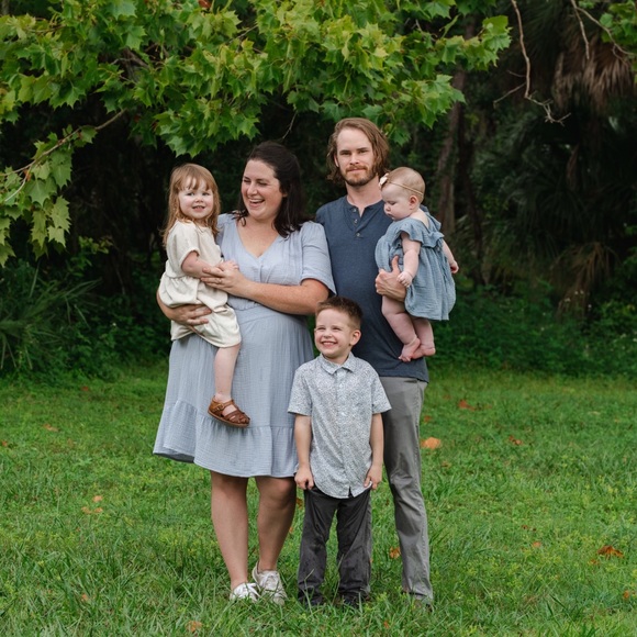 Meet your Posher, Andrea - Picture 2 of 4